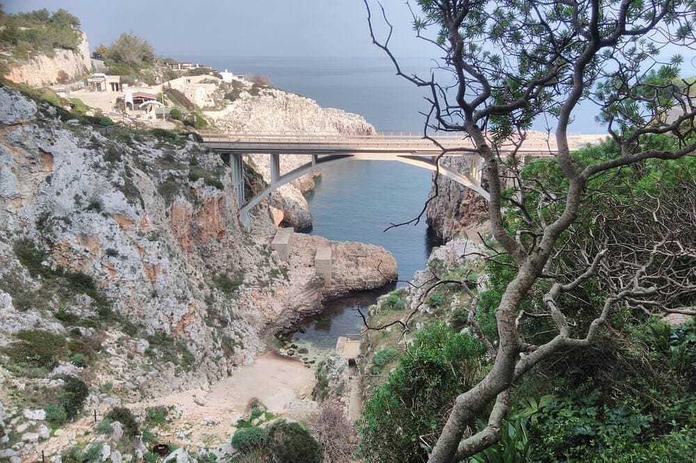 Castello XVI im historischen Zentrum eines Dorfes am Meer. Zugang zum Meer 1