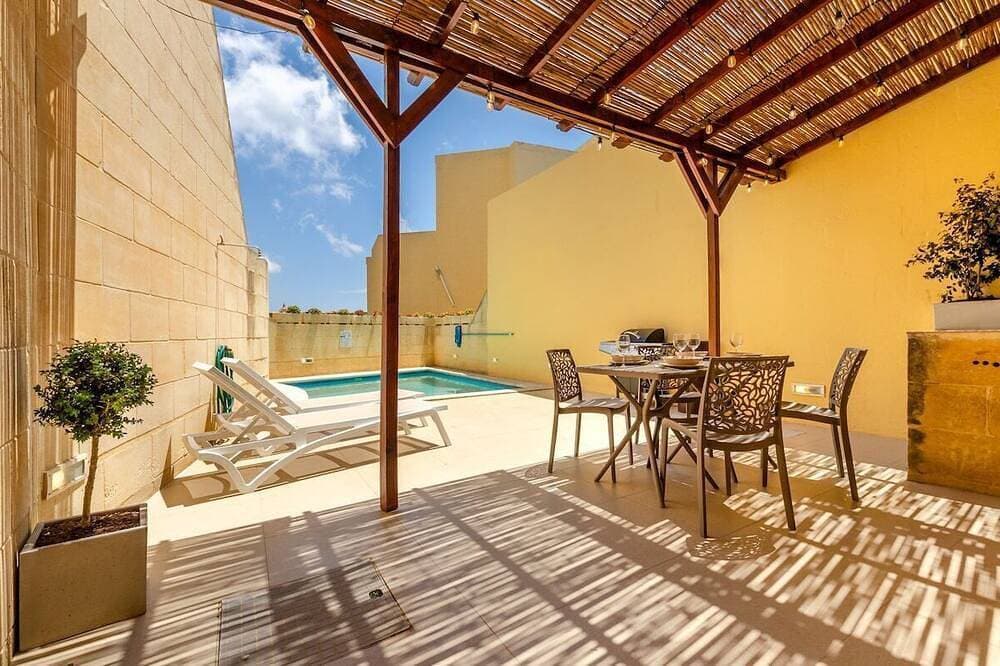 Escape w/Private pool, indoor hot tub & BBQ terrace 1