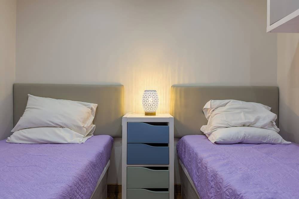 Foto 3 von 30: 2 bedroom apartment with swimming pool 2m from Sra. da Rocha beach.
