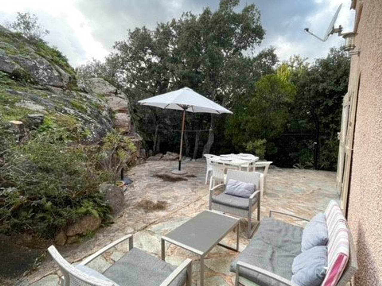 Haus mit 4 Zimmern, 200 m vom Strand entfernt, große Terrasse und 2 Parkplätze 1