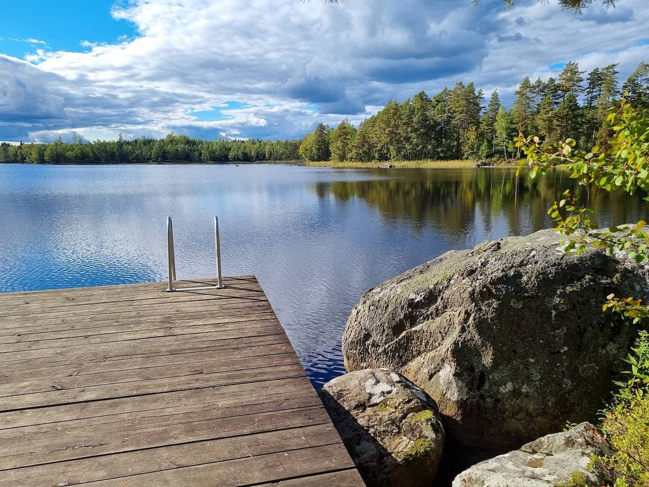 Foto 2 von 21: Ferienhausidylle direkt am See