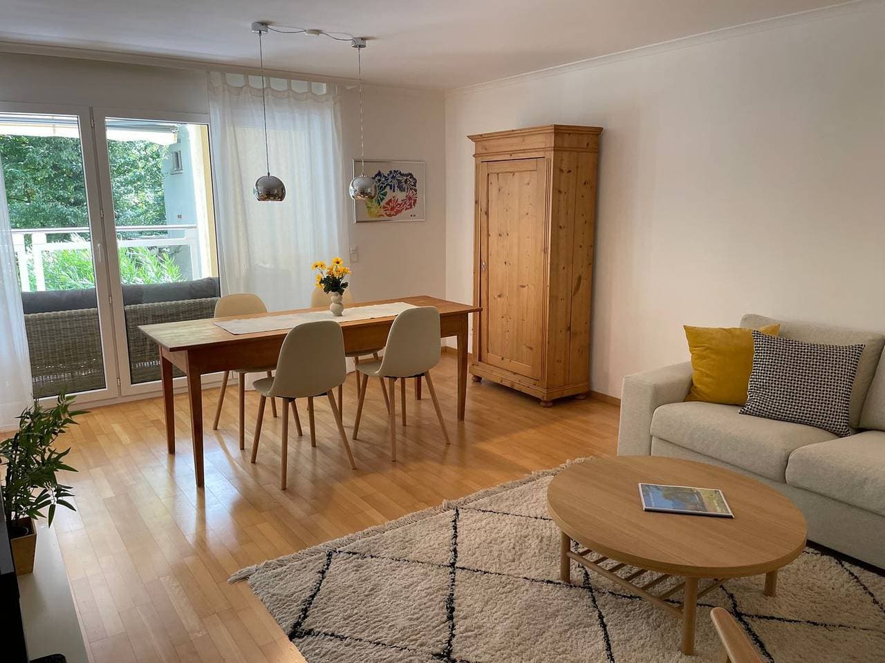 Foto 5 von 36: Ferienwohnung mit Blick in die Parkanlage, nahe der Seepromenade und Strandbad