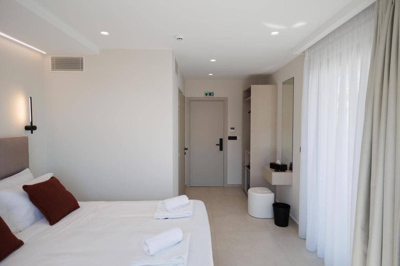 Foto 2 von 10: Double Room with Balcony