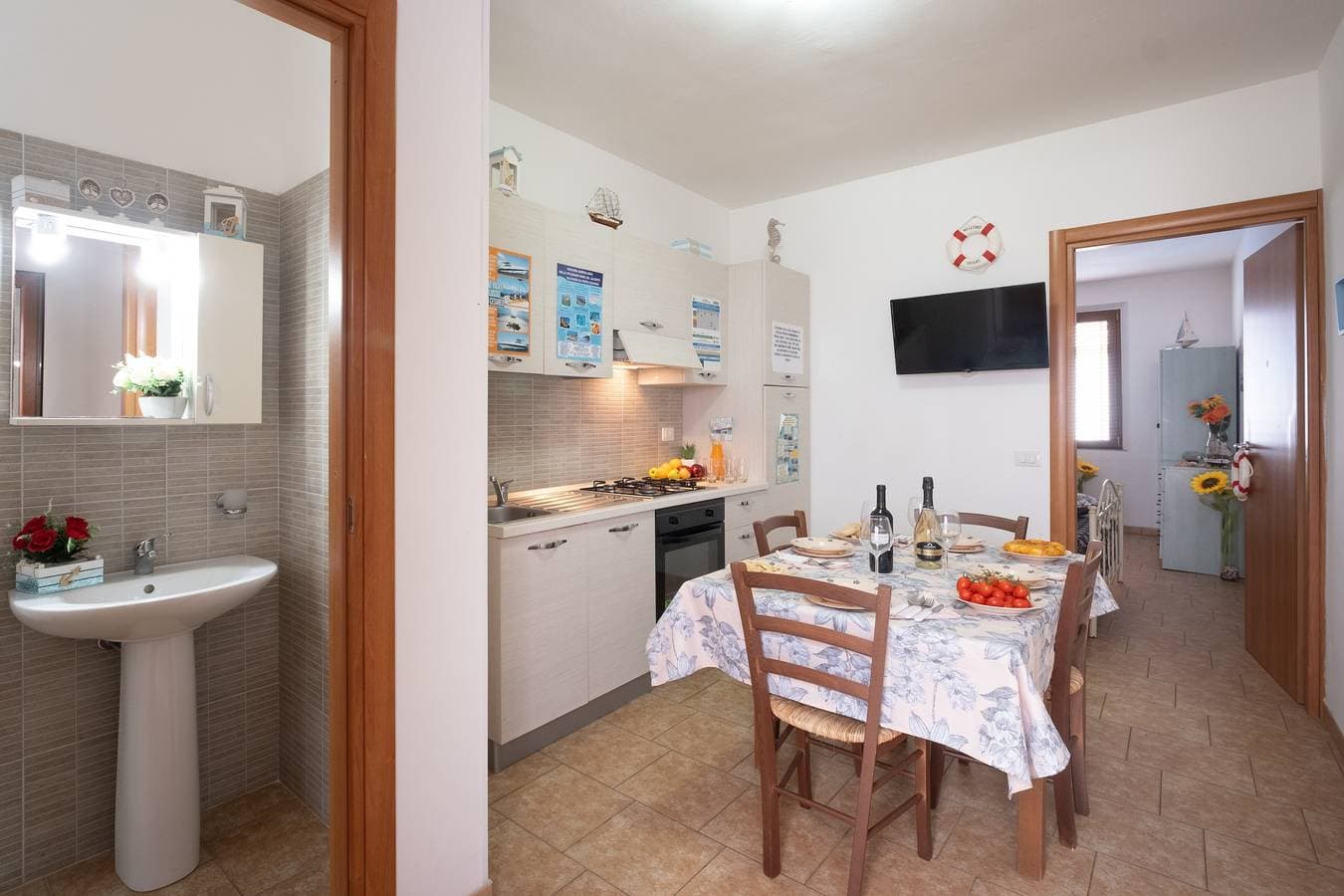Foto 10 von 23: Ferienhaus 'On The Beach San Foca' mit Meerblick, Wi-Fi und Klimaanlage