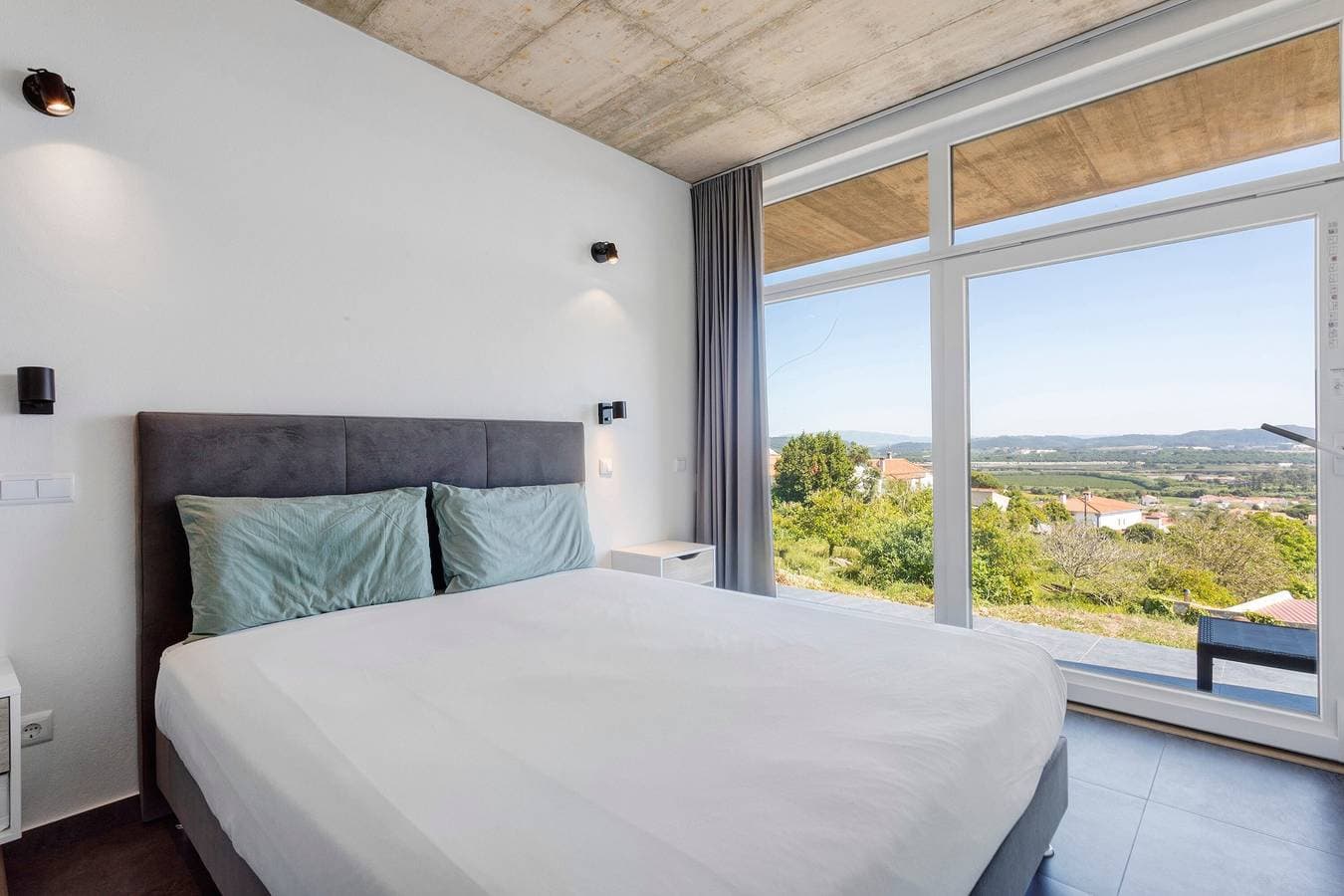 Foto 12 von 29: Apartment 'Colina Do Sol 2' mit Bergblick, privatem Pool und Klimaanlage