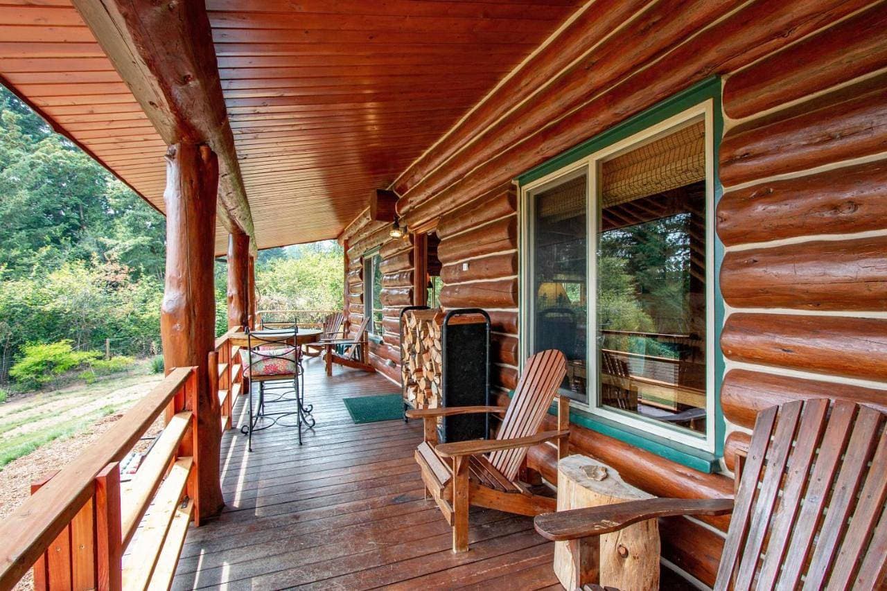 The Log Cabin 1
