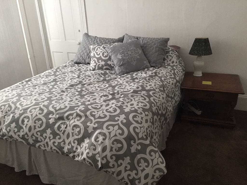 Foto 3 von 16: Große Wohnung im Herzen von Marquette W / Cable & WiFi!  Haustierfreundlich!