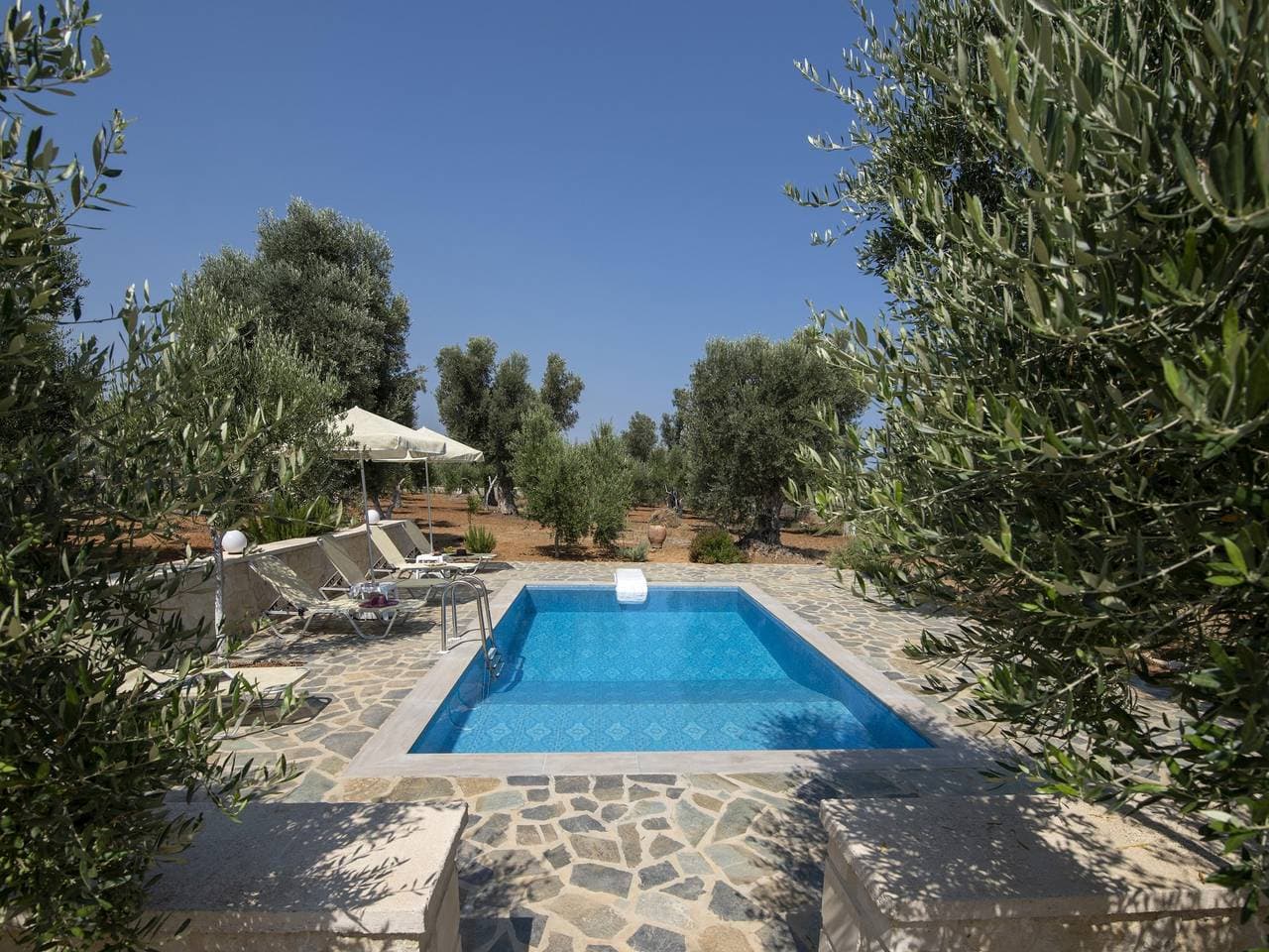 Attraktives Ferienhaus mit Gemeinschaftspool 1