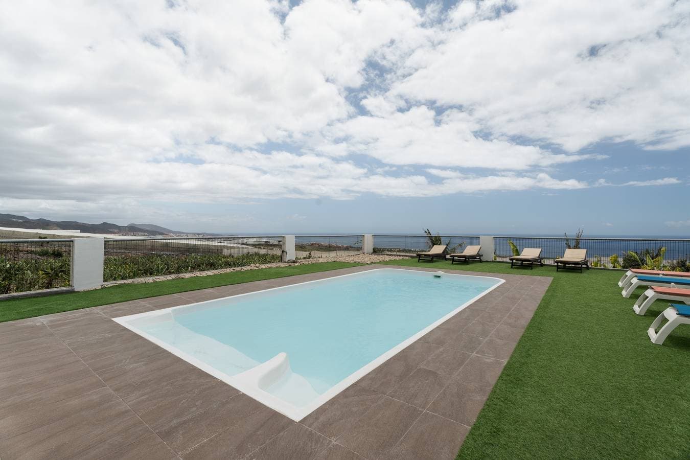 Foto 3 von 33: Urlaub 'Schöne Finca 3 mit Meerblick und Pool' mit Gemeinschaftspool, privater Terrasse und Wi-Fi