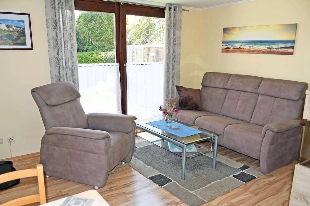 Foto 4 von 22: Ferienhaus Charlotte mit Terrasse - ruhig gelegene Ferienhäuser am Selliner See