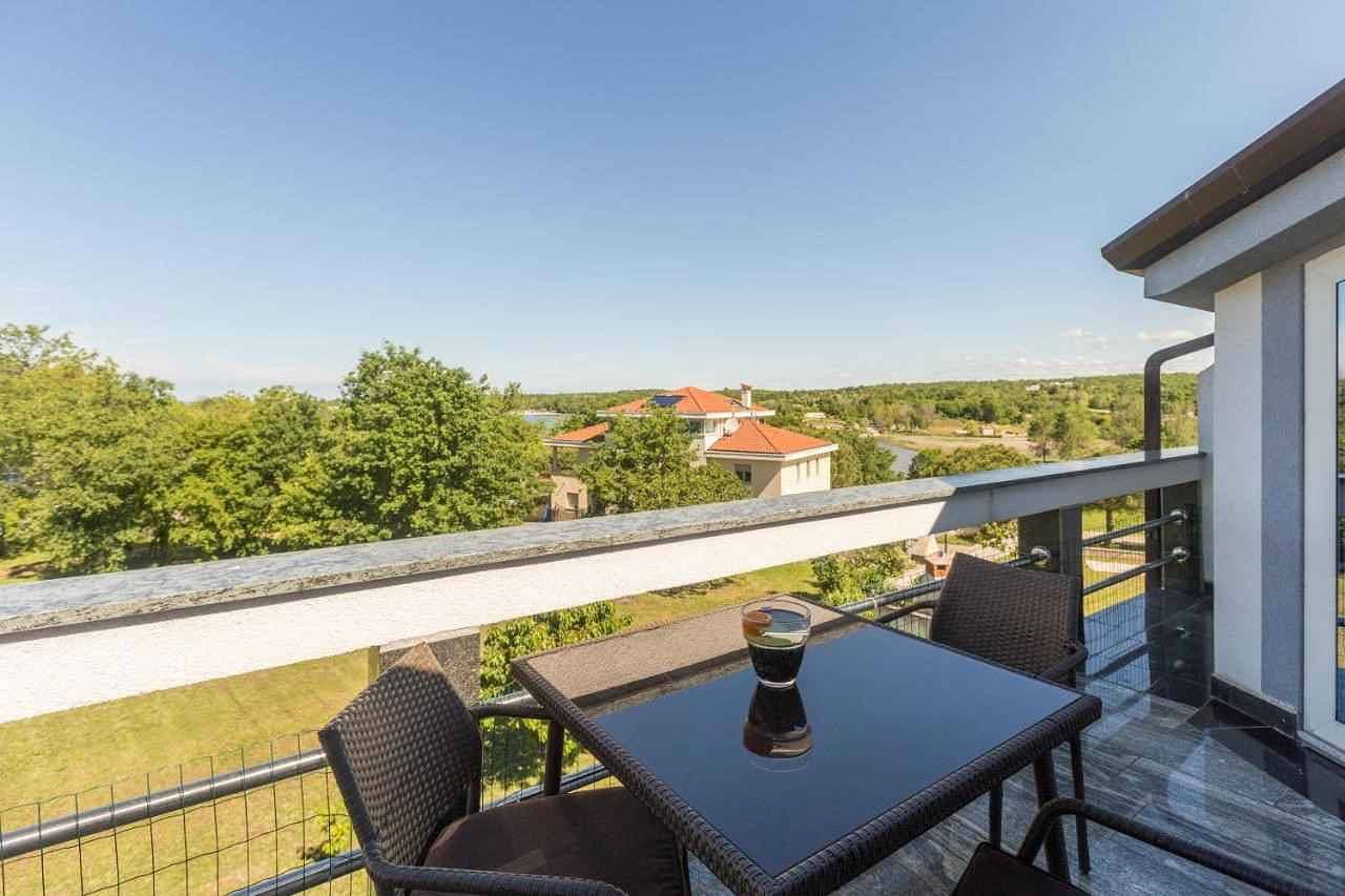 Foto 6 von 33: Ferienwohnung mit Klimaanlage und Meerblick