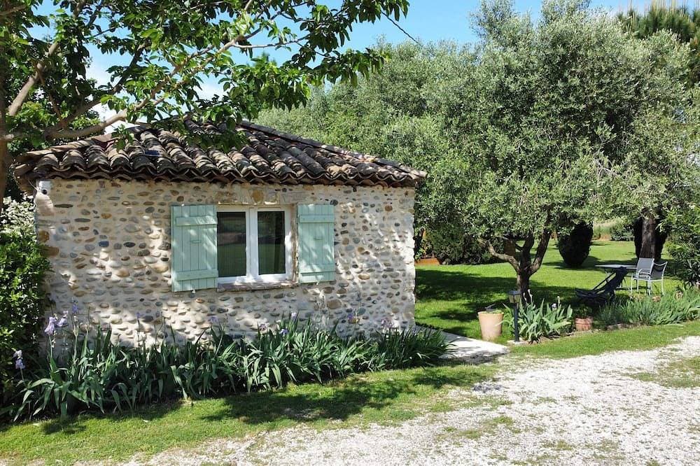 Foto 4 von 21: Maisonnette indépendante au calme - Quiet independent tiny-house - large garden