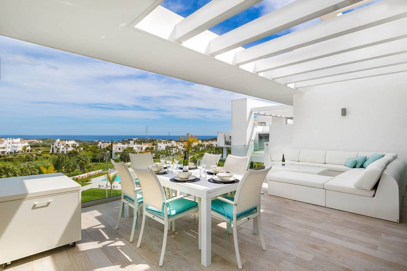 Foto 5 von 60: Stylish 3-Bed Apartment | Alcazaba Lagoon 1514
