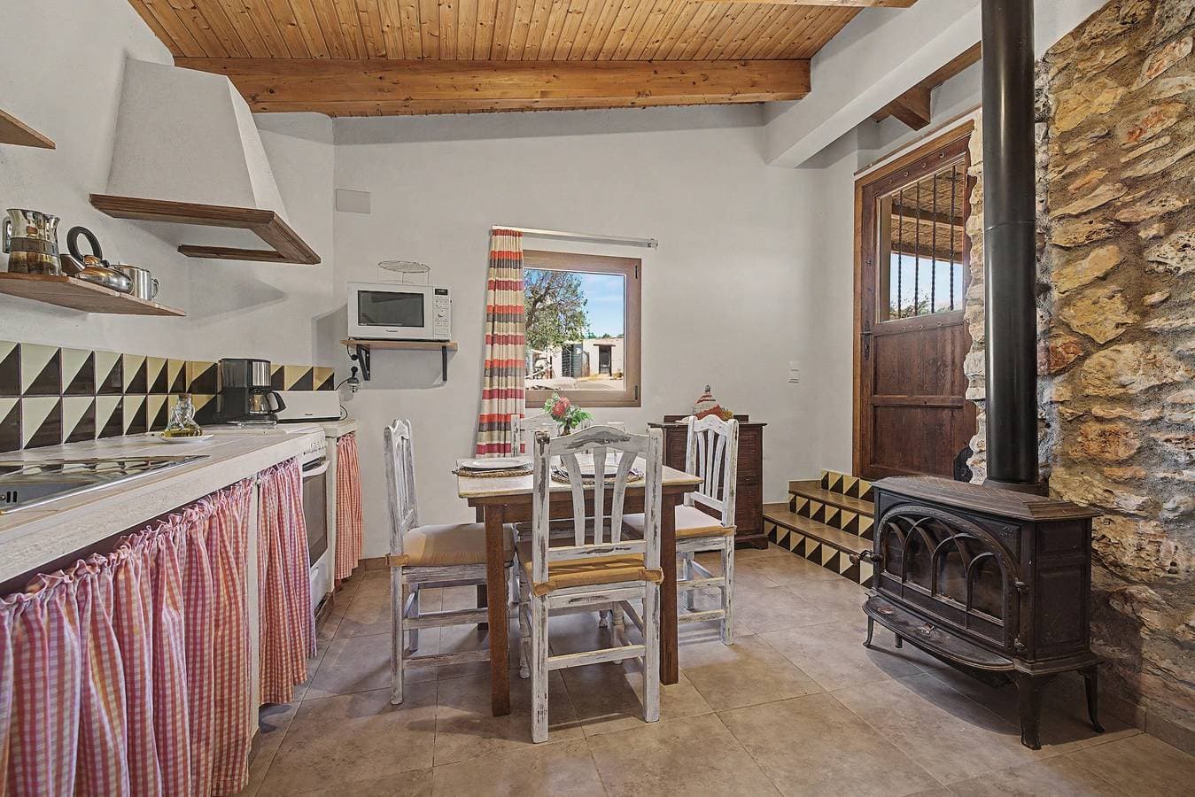 Foto 12 von 27: Landhaus „Apartamento Curto“ mit Bergblick, Gemeinschaftspool und WLAN