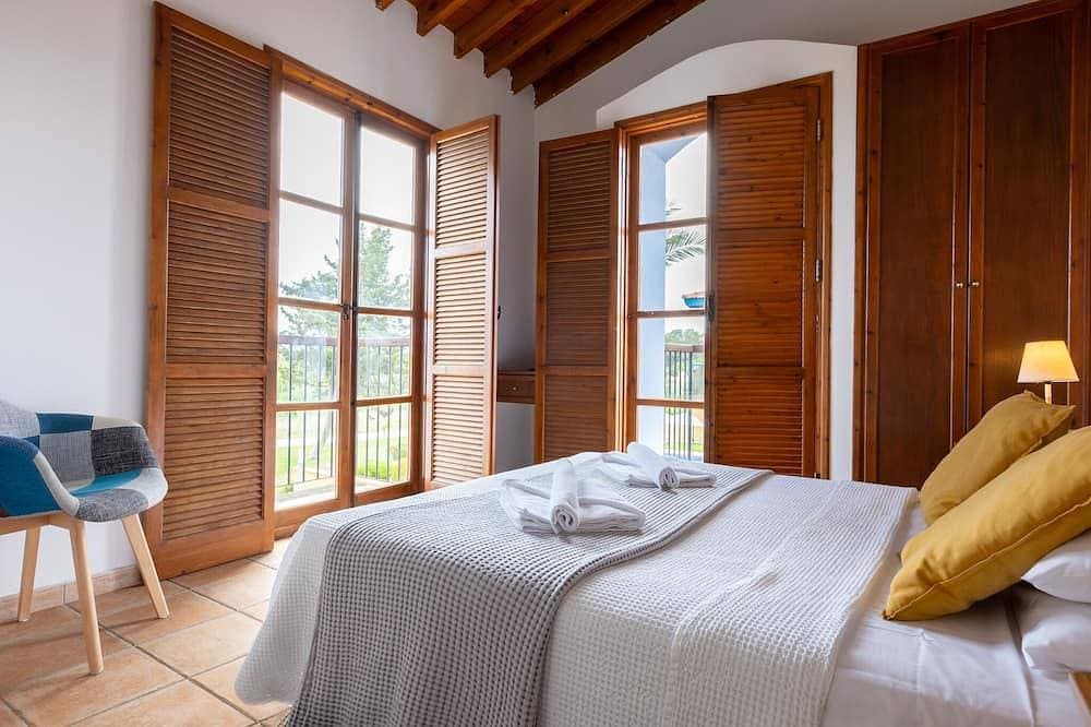 Foto 5 von 30: Strandvilla in erster Meereslinie mit privatem Pool.
