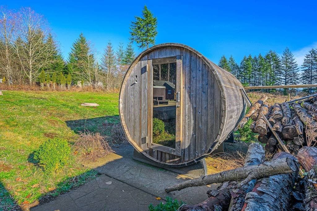 Foto 5 von 48: Riesiges Zuhause auf 10 Hektar mit Whirlpool / Sauna & Privatsphäre