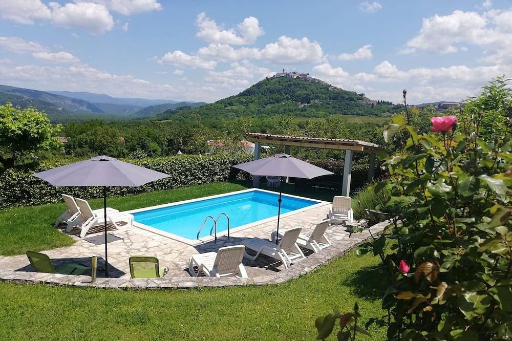 Schönes Haus für 8 Personen mit Pool 1