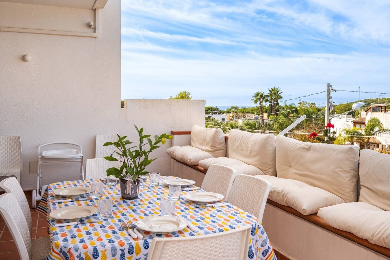 Foto 2 von 38: Villa „Vacanze Serene“ mit Meerblick, WLAN und Klimaanlage