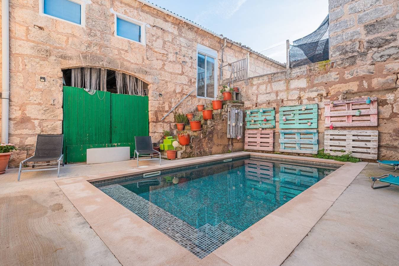 Foto 2 von 20: Ferienhaus „Townhouse Can Miquel“ mit Pool, Garten und WLAN