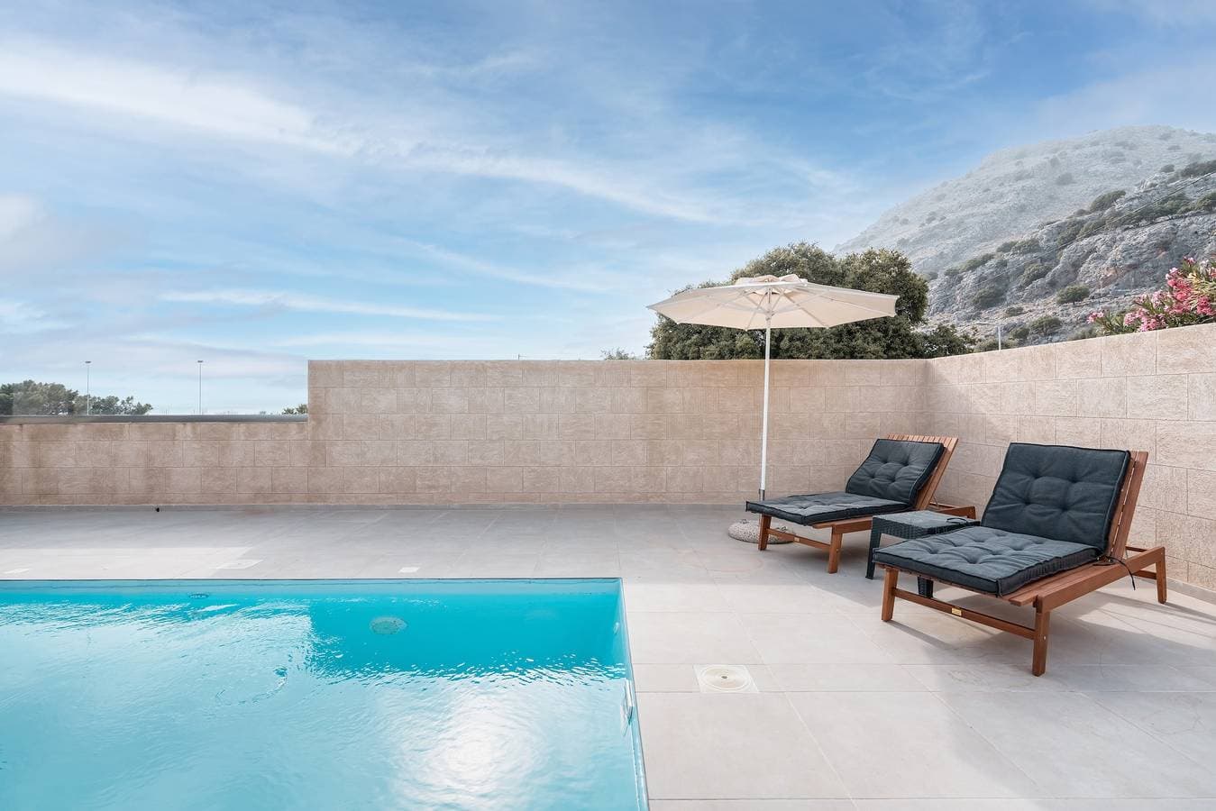 Foto 10 von 20: Ferienwohnung 'Tesoro Del Mare mit Privat Pool 2' mit Bergblick, WLAN und Klimaanlage