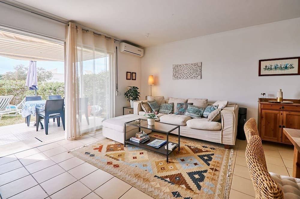 Foto 9 von 19: Schönes Ferienhaus mit Pool und Meerblick