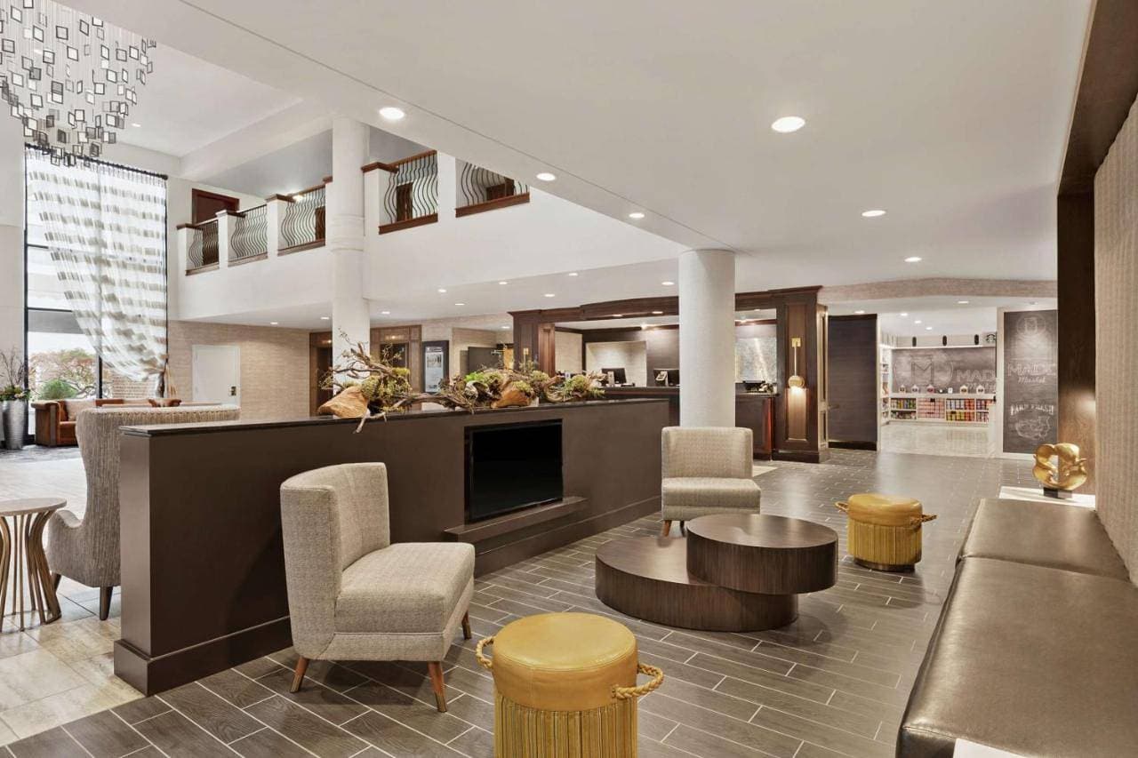 DoubleTree by Hilton McLean Tysons 1