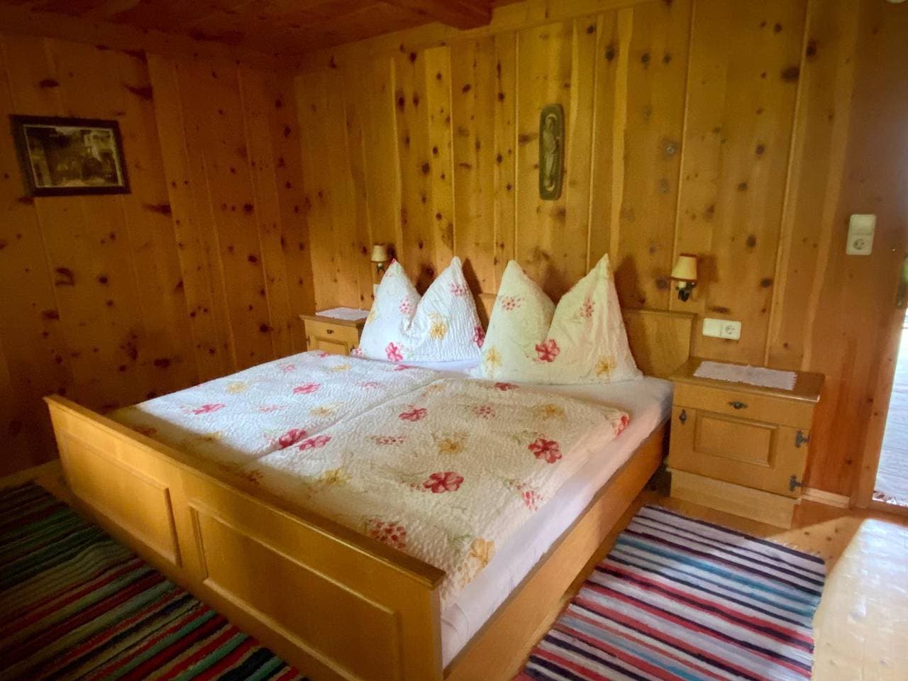 Foto 5 von 17: Ferienhaus/Alm 2 Schlafzimmer/Dusche/Wc