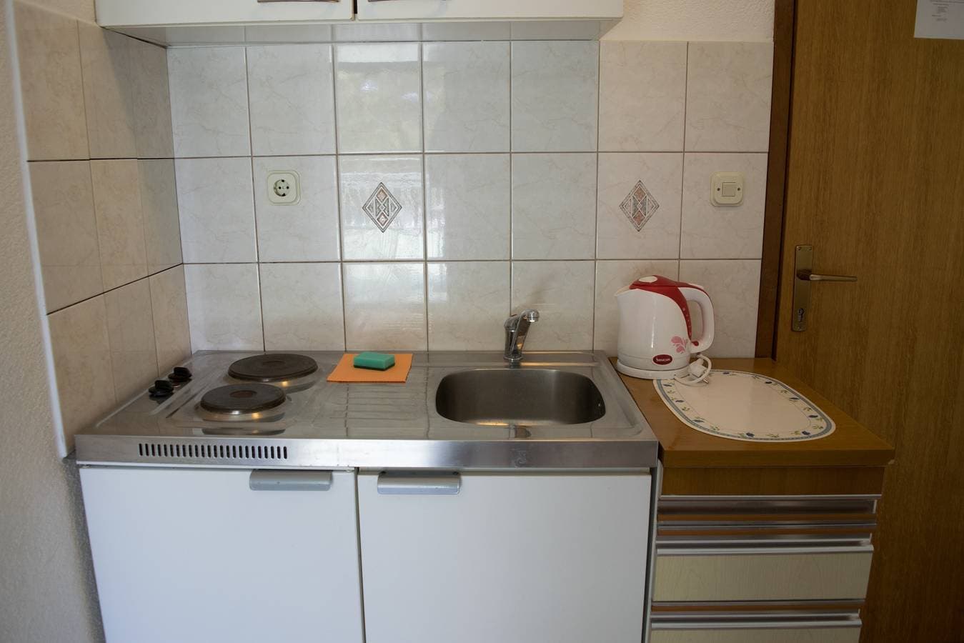 Foto 10 von 18: Studio Appartement mit Terrasse und Meerblick Lokva Rogoznica, Omis As-6005-a