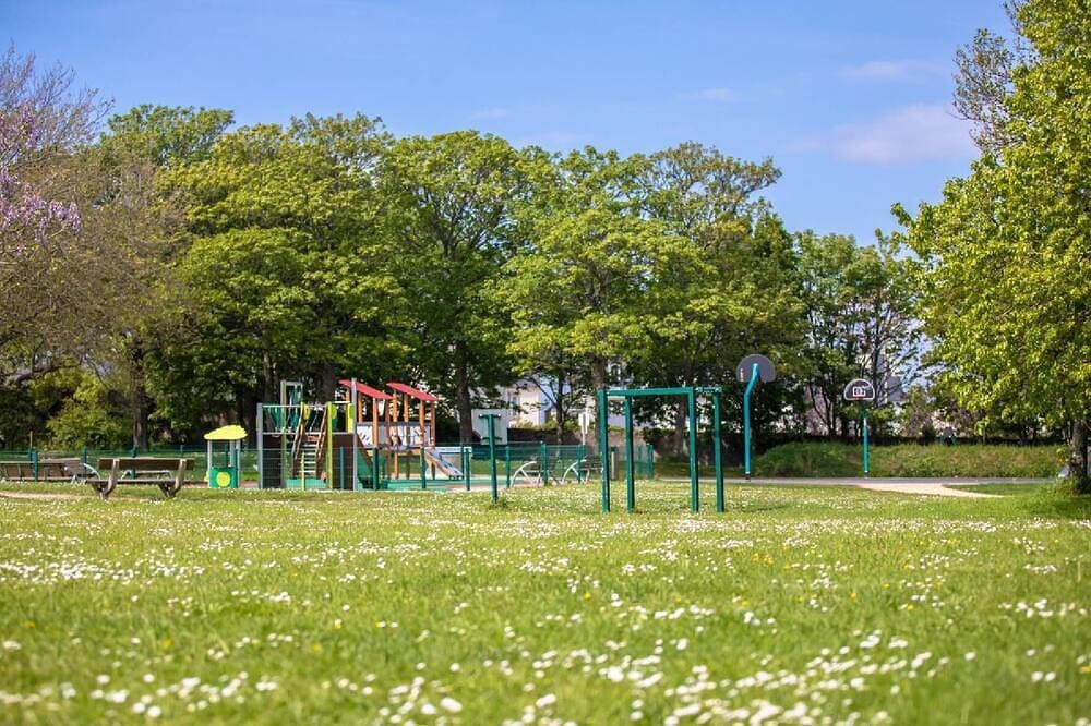 Foto 7 von 17: The Beauséjour village is ideal for an authentic and relaxing holiday in Brittan