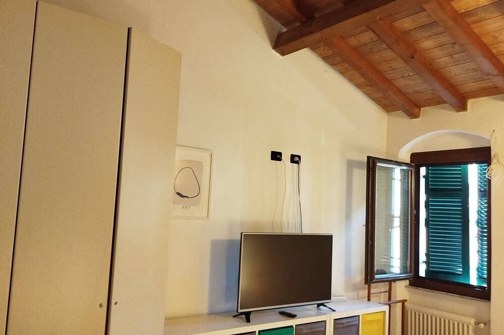 Foto 9 von 30: Typical Ligurian waterfront house in the center