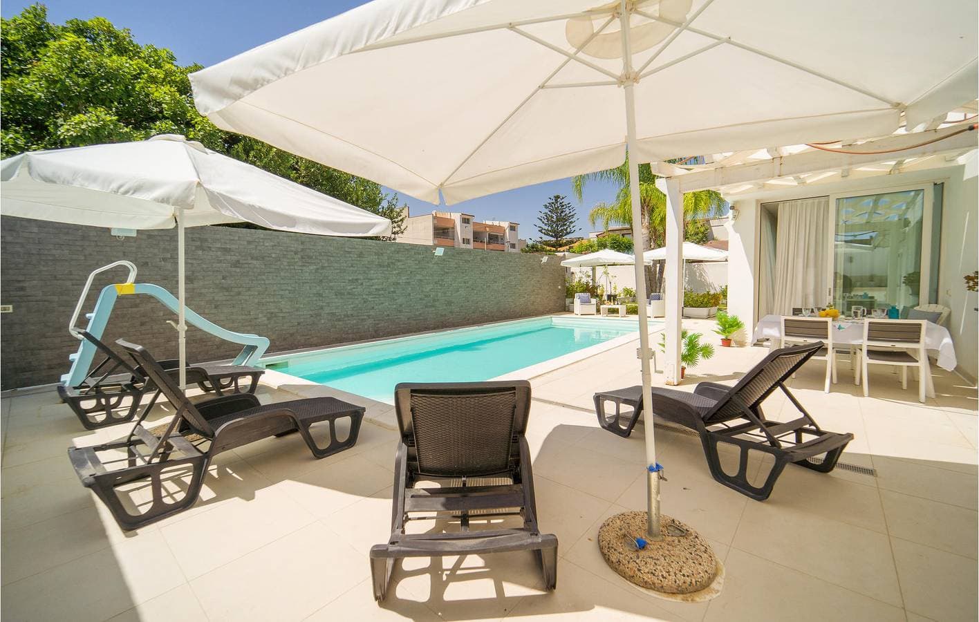 Foto 12 von 41: Appartement am Pool mit Meerblick