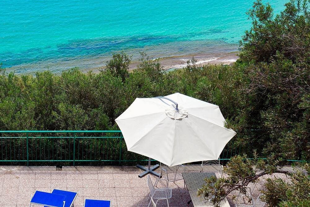 In an olive grove with beautiful sea view, with swimming pool 1