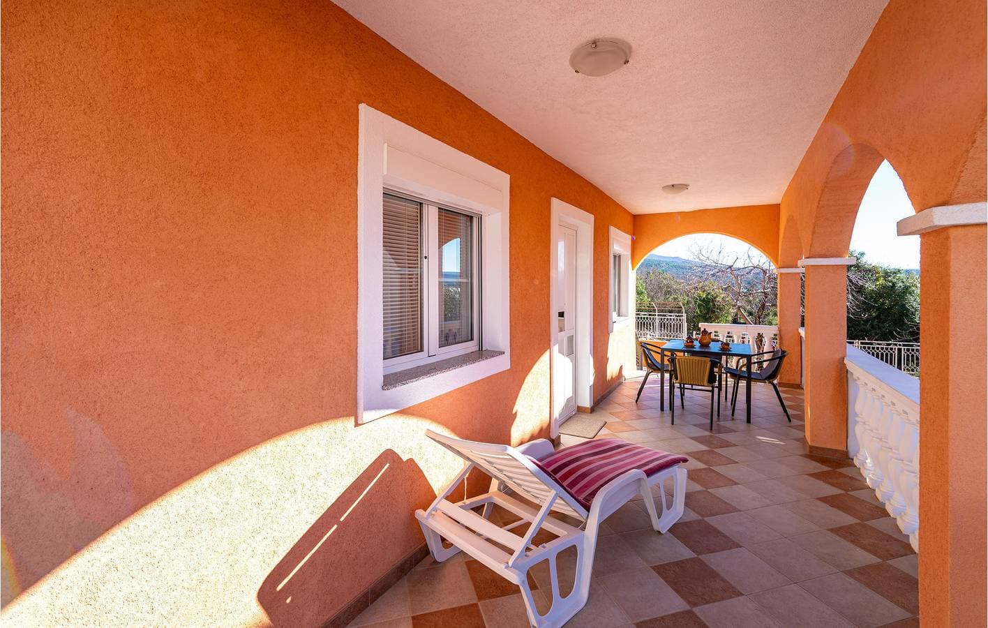 Foto 7 von 26: Urlaub am Meer: Luftiges Apartment mit Meerblick und moderner Ausstattung