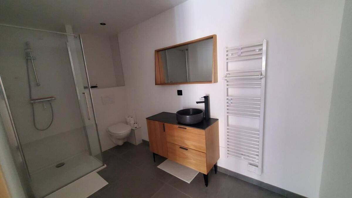 Foto 4 von 5: One-Bedroom Apartment
