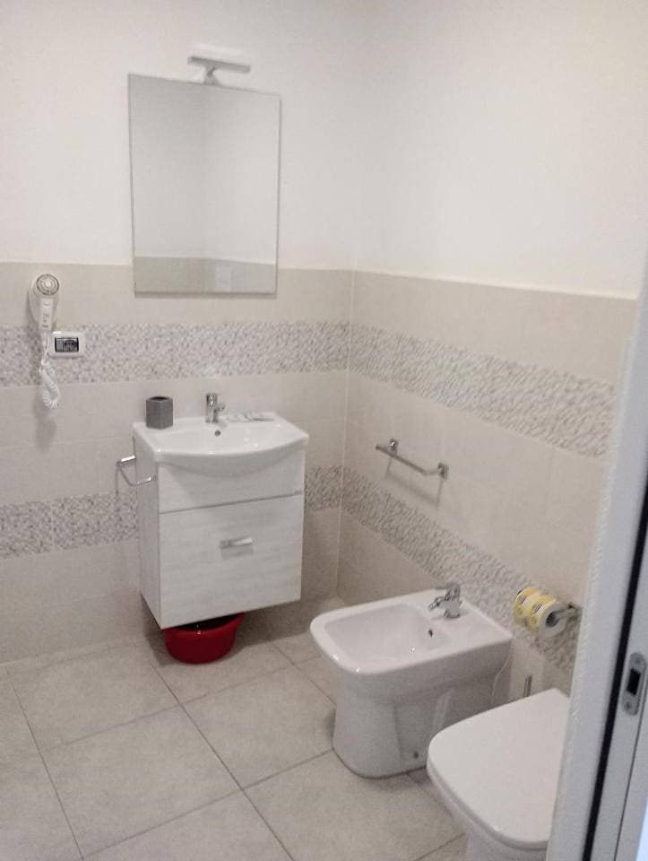 Foto 11 von 11: Double Room with Private Bathroom