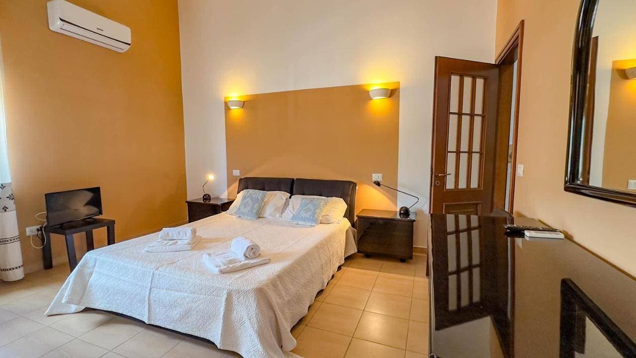 Foto 7 von 16: Double Room with Private Bathroom