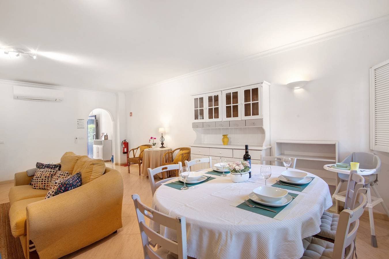 Foto 6 von 28: Villa 'Glamorous T3 Praia Verde' mit privater Terrasse, Wi-Fi und Klimaanlage