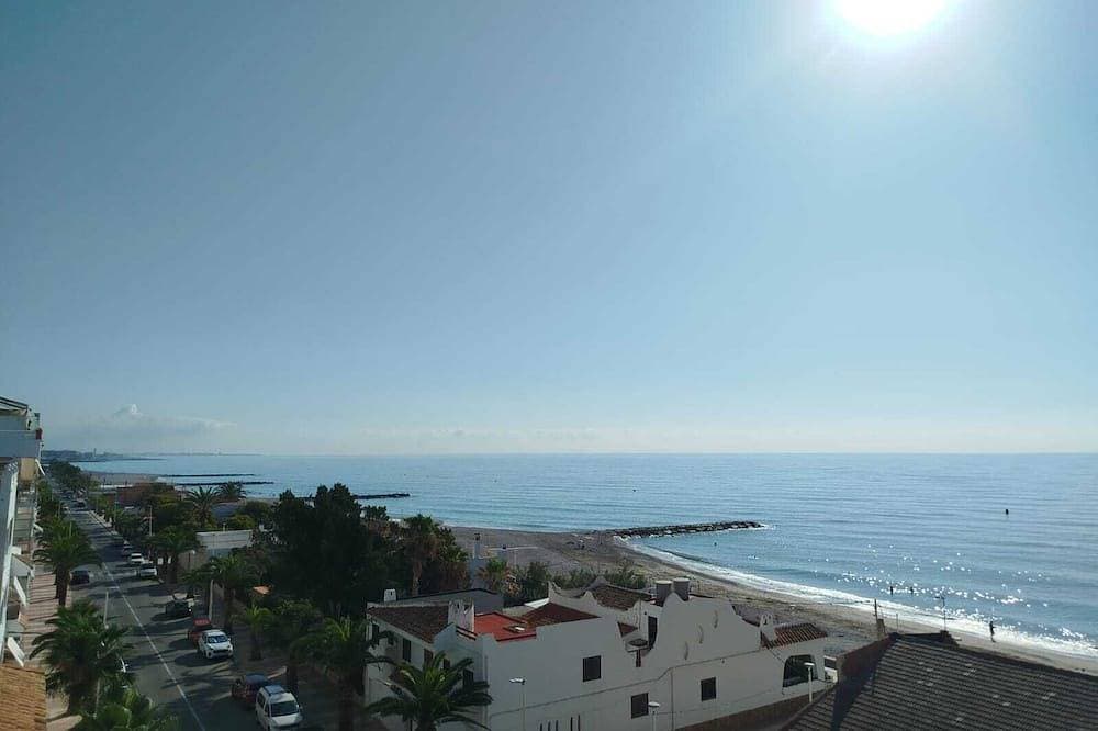 Foto 7 von 11: Panoramic views from its terrace. Ideal to disconnect with your partner or family