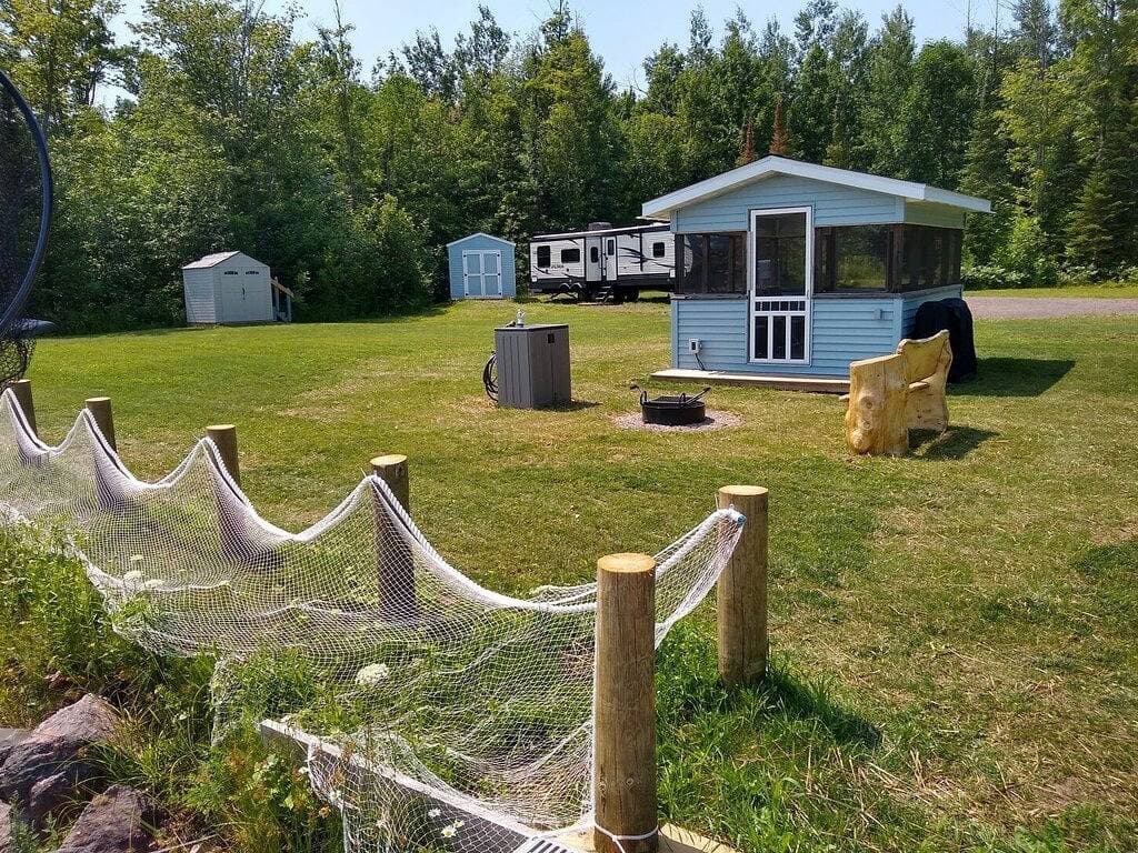 Privater Campingplatz am Wasser 1