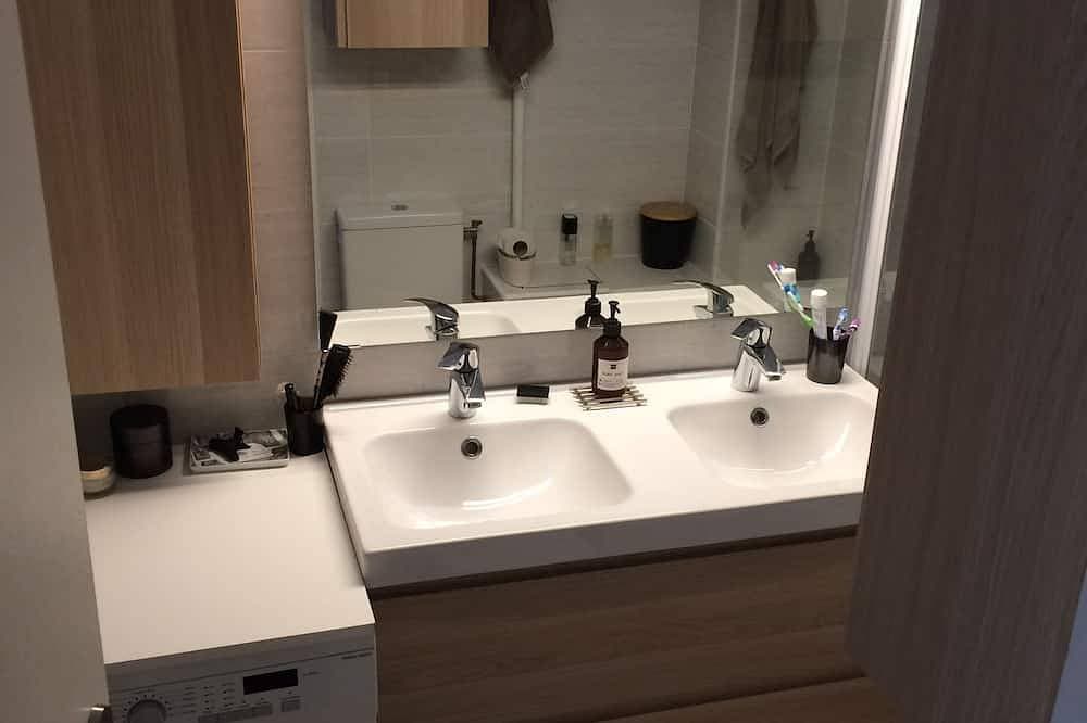 Foto 3 von 13: Charmante Zwei-Zimmer-Wohnung, 50 m vom Meer entfernt