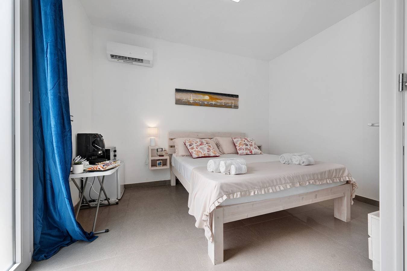 Foto 2 von 27: Ferienhaus 'Romantic Suite' mit Gemeinschaftsgarten, WLAN und Klimaanlage