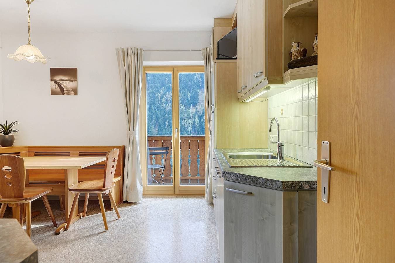 Foto 11 von 32: Apartment 'Unterzerunhof Klein' mit Bergblick, privater Terrasse und WLAN