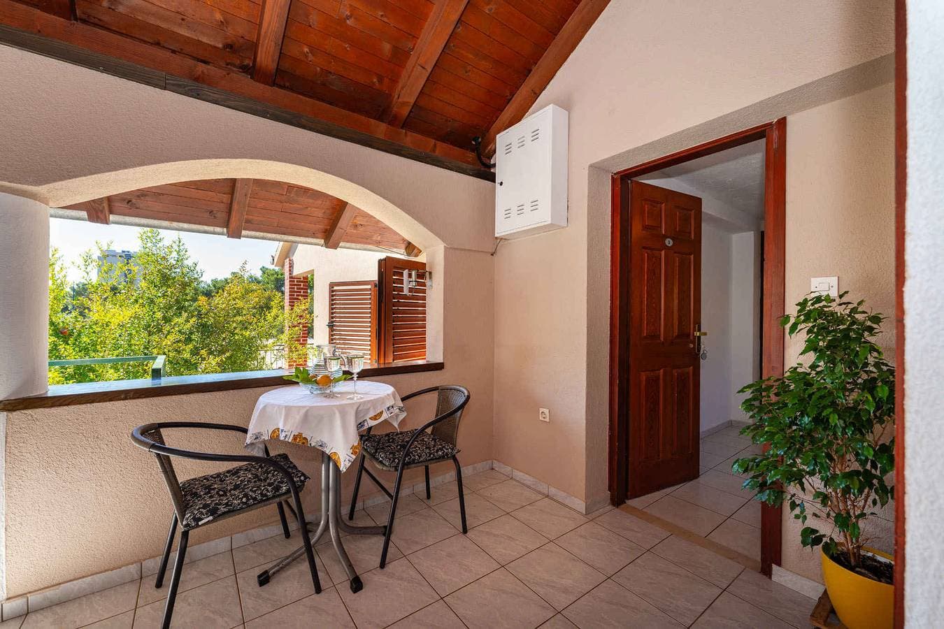 Foto 2 von 35: Ferienwohnung mit Terrasse und Klimaanlage