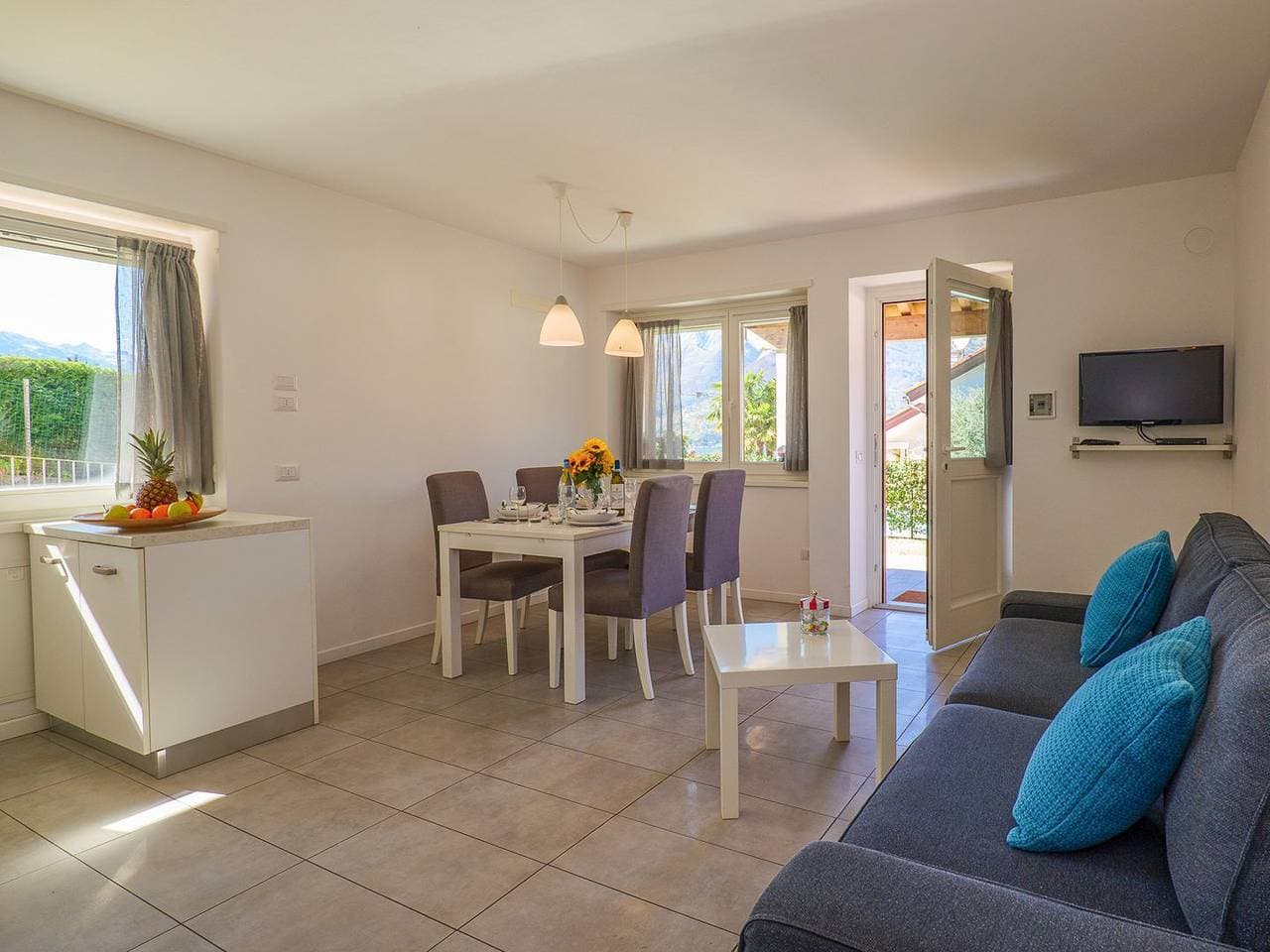 Foto 4 von 33: Rose Rossa Larissa Garten-Ferienwohnung mit Pool