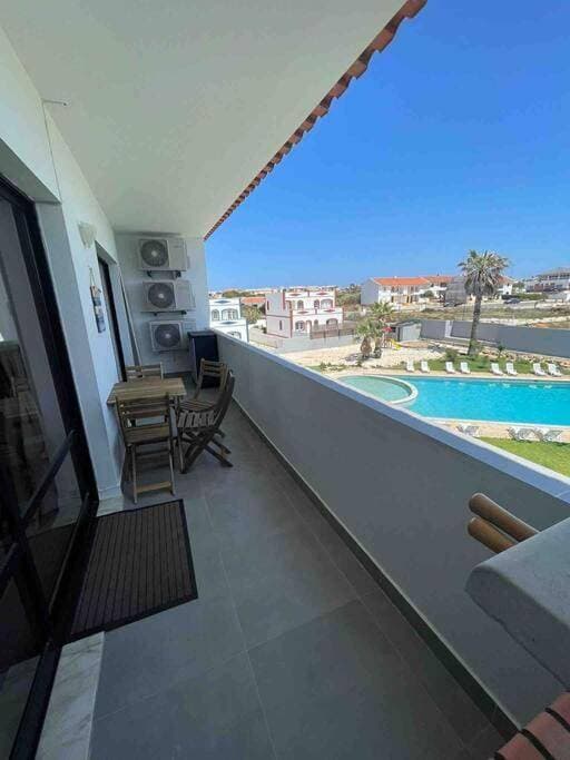 Foto 8 von 24: Apartment with Pool View