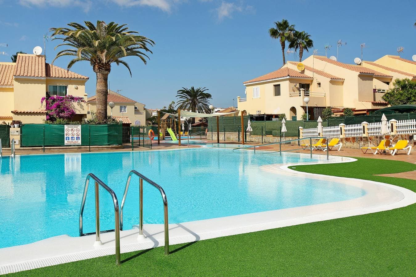 Foto 2 von 22: Ferienvilla 'Bungalow Sonemar Sunshine' mit Meerblick & gemeinschaftlich genutztem Pool