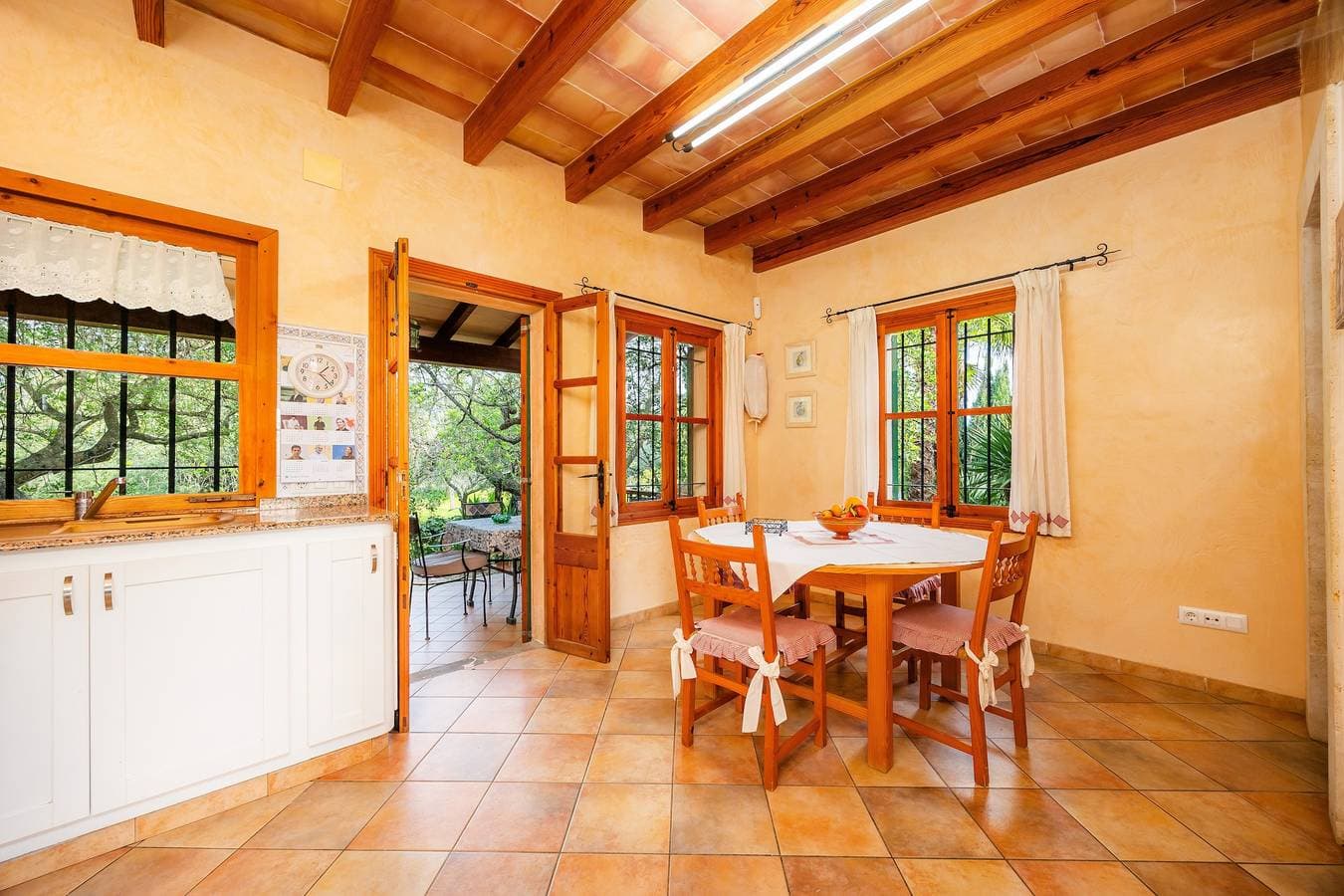 Foto 10 von 32: Chalet 'Villa Ca'n Tabou' mit Bergblick, privatem Pool und Wi-Fi