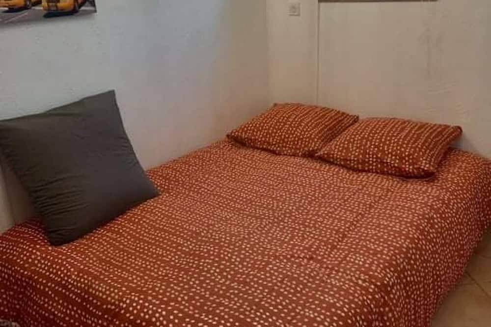 Foto 2 von 22: Comfortable air-conditioned studio in a quiet villa 15 km from Cannes