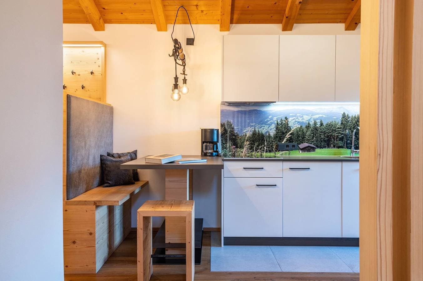 Foto 3 von 28: Ferienwohnung "Schreiberhof Charme" mit Bergblick, Gemeinschaftsgarten und WLAN