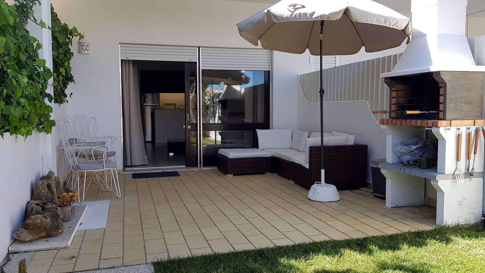 Foto 5 von 43: Magnific Studio with a cozy garden by Rentals in A